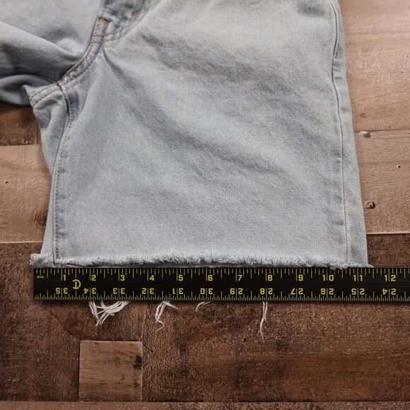 Levi’s ’94 Baggy Denim Shorts Women’s W24, 7” Inseam - Picture 6 of 12
